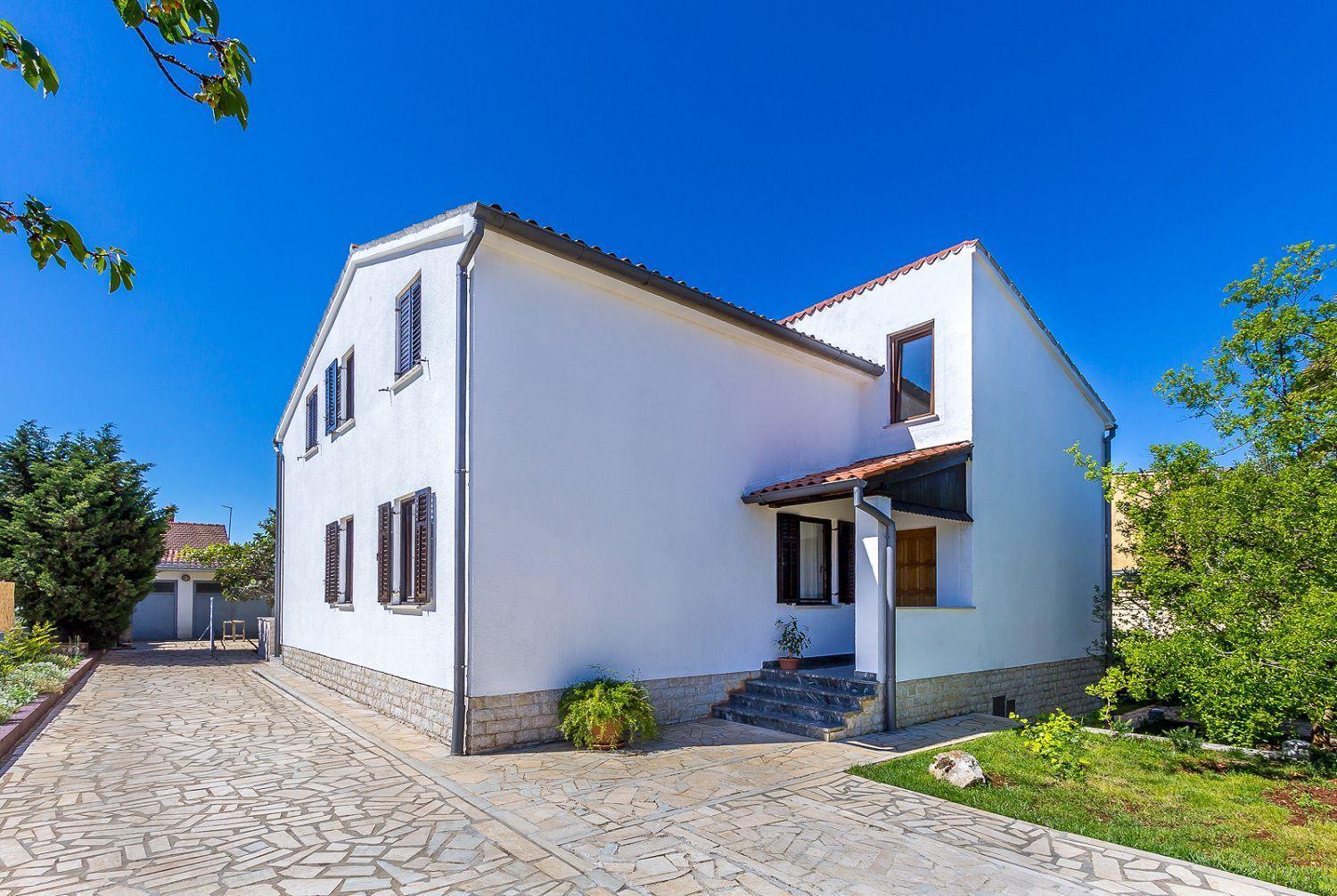 Neu Renovierte Mit Klima, Wlan, Terrasse Und Grill * Pula